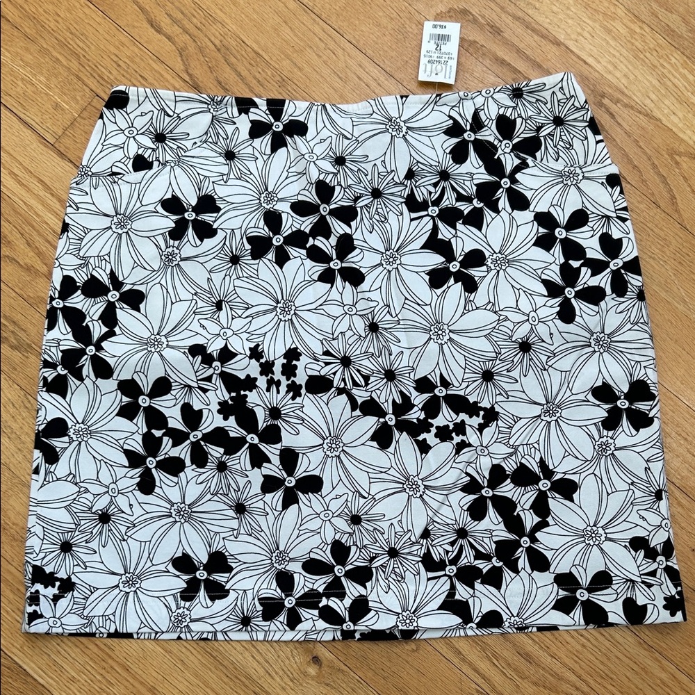 LOFT Black and White Floral Mini Skirt